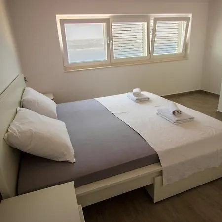 Zina Guest house Lokva Rogoznica